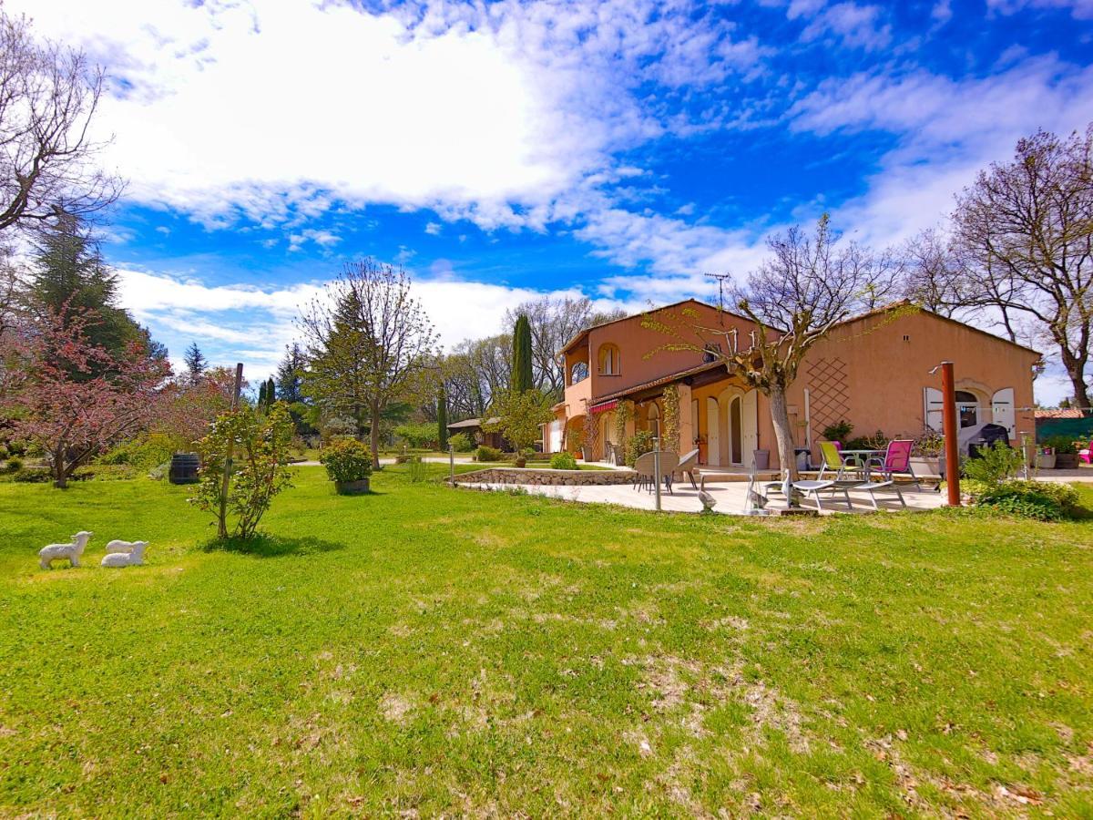Les Ecureuils Saint-Cannat Exterior foto